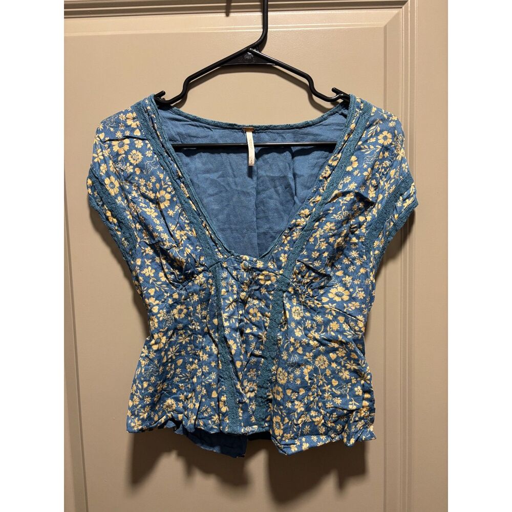 Free People V neck blue floral top